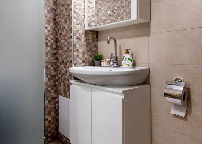 The Brick * فيليكو ترنوفو